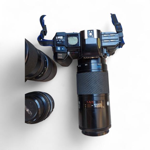 Minolta Maxxum 7000 With 3 Lenses and Bag - Picture 5 of 16